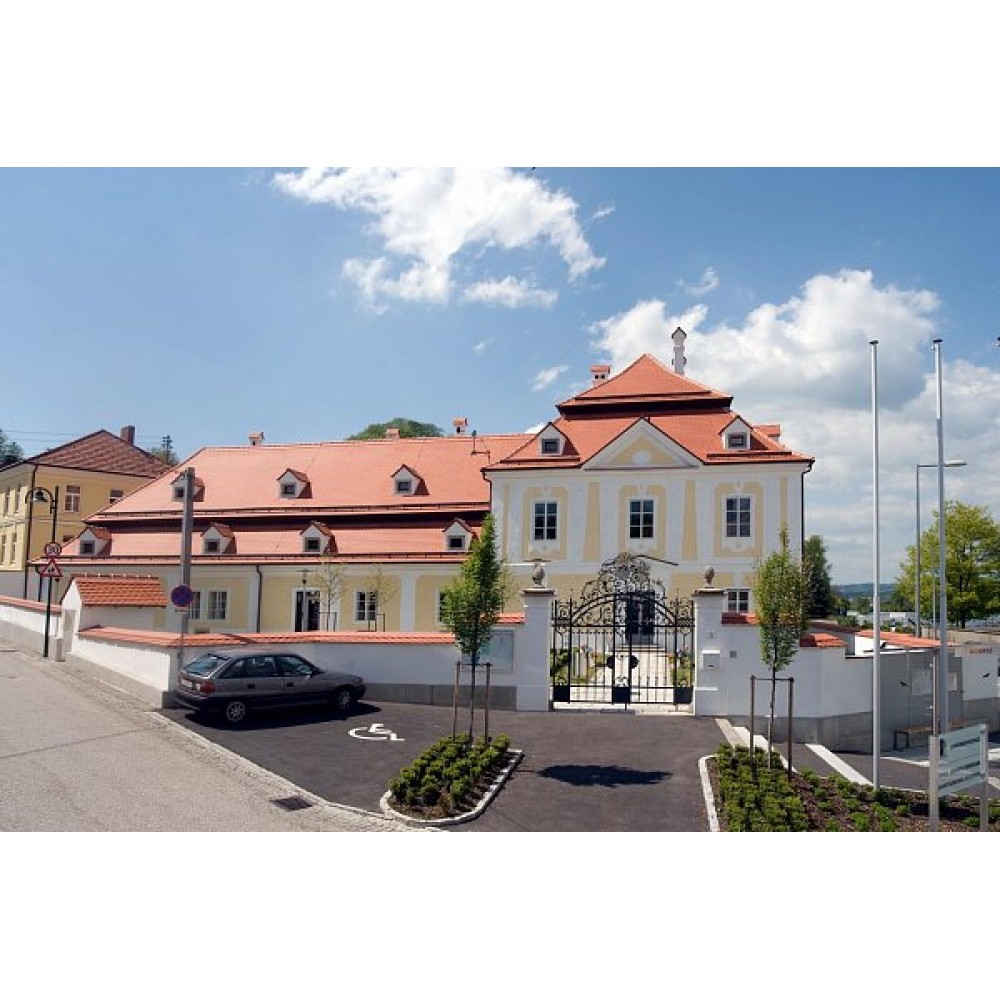 Керамічна черепиця Tondach Biber, натуральний червоний